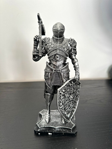 Ritter figur aus metall - aus,